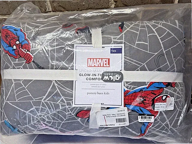 1 Pottery Barn Kids Marvel SPIDER MAN HEROES Glow in the Dark Comforter Twin NEW