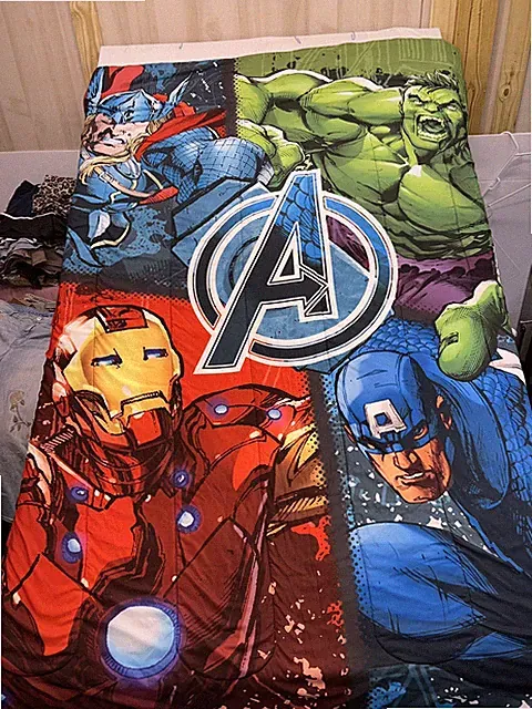 Marvel Avengers Twin-Full Sized Bedspread Quilt
